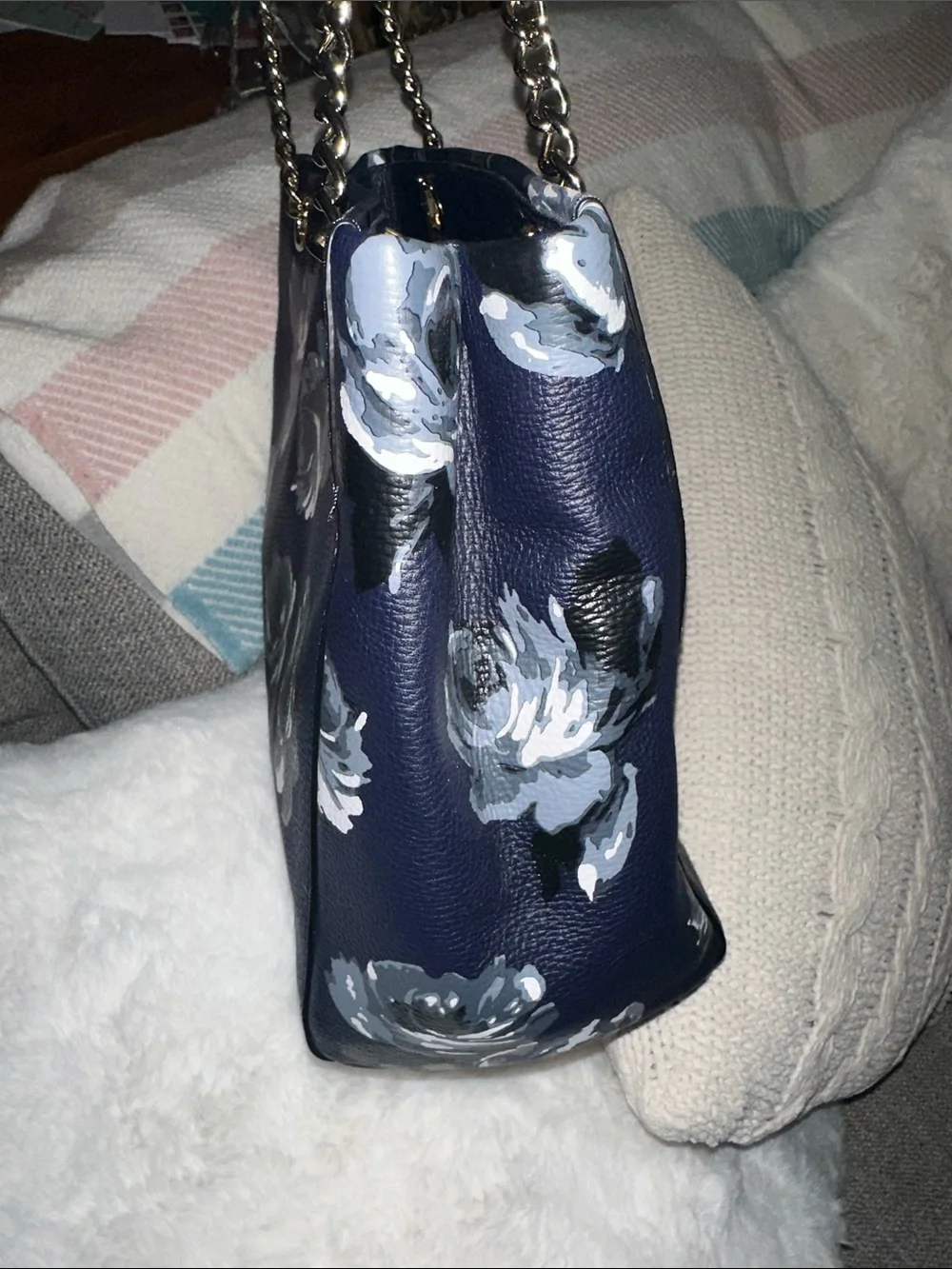 kate spade navy floral shoulder bag with gold chain